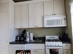 Photo de la galerie de l'établissement Sea Breeze Inn - Pacific Grove, à Pacific Grove