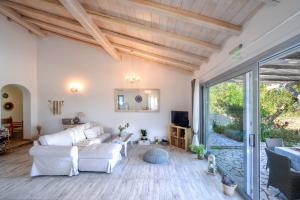Posedenie v ubytovaní Villa Marmari