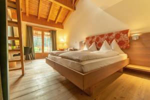 Postel nebo postele na pokoji v ubytování Hotel Ucliva + 37 fotografií