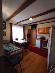 Η κουζίνα ή μικρή κουζίνα στο чарівний куточок +23 φωτογραφίες