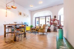 Posezení v ubytování Singular loft en los pinares de Covaleda, Soria