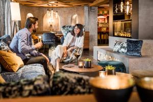 A seating area at Aktiv- & Wellnesshotel Bergfried
