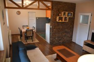 A kitchen or kitchenette at Apartmani Petar