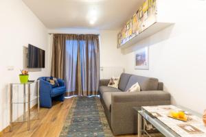 A television and/or entertainment centre at Appartments zum Beck