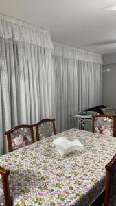 Llit o llits en una habitació de Apartamento na Riviera de São Lourenço