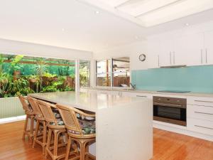 Gallery image of Hawaiian Escape on the Sunshine Coast, pet friendly in Alexandra Headland