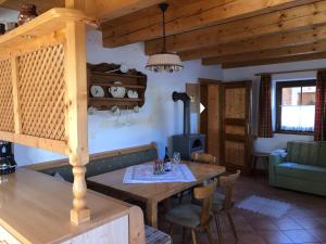 Posedenie v ubytovaní Wilderer Alm Chalet Katschberg + 19 fotografií