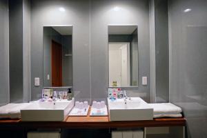 A bathroom at La'gent Hotel Osaka Bay
