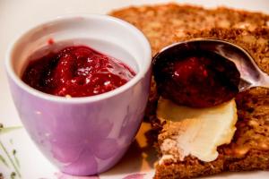 Jedlo v ubytovaní bed & breakfast alebo blízkom okolí
