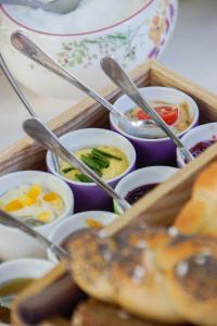 Jedlo v ubytovaní bed & breakfast alebo blízkom okolí