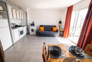Una cocina o zona de cocina en Apartaments Atzavara