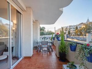 A balcony or terrace at Apartment Symar by Interhome