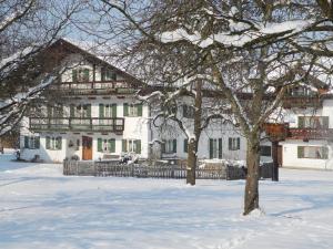 Wachingerhof om vinteren