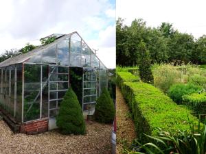 two pictures of a greenhouse and a garden at Kenilworth Garden Accomodation in Wisbech