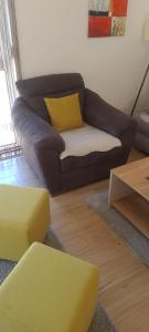 A seating area at Apartman Mina Divcibare