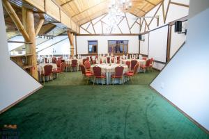 Konferenční prostory v ubytování HOT SPRINGS + 37 fotografií