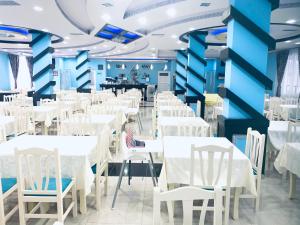 Restauracja lub miejsce do jedzenia w obiekcie Hotel Lakaj