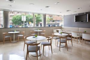 Lounge nebo bar v ubytování NH Ciudad de Santander
