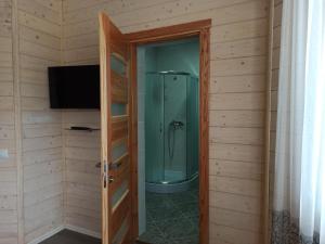 O baie la New 2020 specious cottage DRUZI +135 fotografii