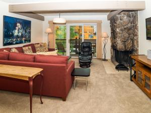 Galeriebild der Unterkunft Lift One - Updated Cozy Top Floor Two-bedroom With Mountain View in Aspen