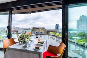 Restaurace v ubytování Point Hotel Taksim