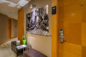TV a/nebo společenská místnost v ubytování Point Hotel Taksim