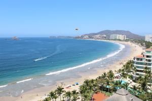 Gallery image of Ixtapa al mejor precio, "Casa las Conchas" in Zihuatanejo