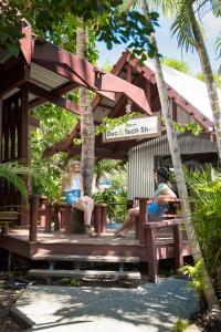 Airlie Beach Magnums - Adults Only外面的花园