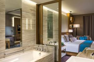 Koupelna v ubytování InterContinental Nha Trang by IHG