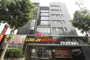 Certifikát, hodnocení, plakát nebo jiný dokument vystavený v ubytování Login Hotel