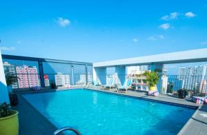 Bazén v ubytování Palm Aparthotel nebo v jeho okolí