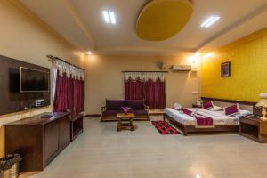 Gallery image of KSTDC Hotel Mayura Chalukya, Badami in Badami