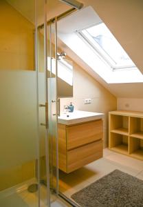 A bathroom at Royal Residence Haus des Meeres