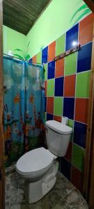 Koupelna v ubytování Hostel Tortuguero 7BackPackers + 37 fotografií