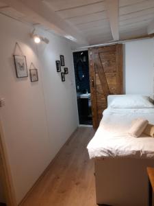 Postel nebo postele na pokoji v ubytování Private Accomodation Linda