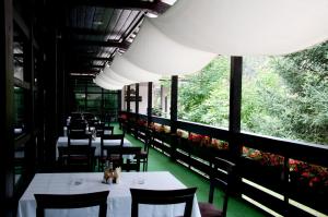 Restaurace v ubytování Everest Hotel