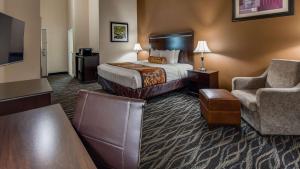 Posteľ alebo postele v izbe v ubytovaní Best Western Plus Battleground Inn & Suites
