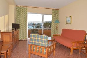 Posedenie v ubytovaní Apartamentos Florazar II Ajhory