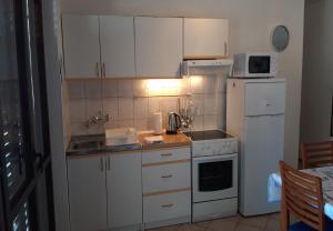 Fotografie z fotogalerie ubytování Apartment Vlatko - 100 m from sea v destinaci Stomorska
