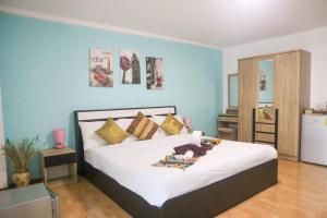 Katil atau katil-katil dalam bilik di Krong House +108 gambar