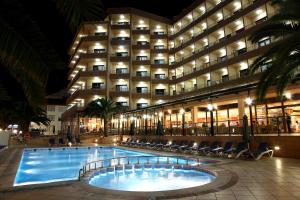 Bazén v ubytování Hotel & Spa Peñiscola Palace nebo v jeho okolí