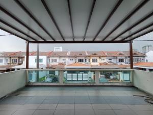Balkón nebo terasa v ubytování BBT Double Storey Balcony Bukit Tinggi Home