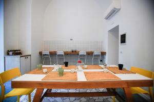 Gambar di galeri bagi NAP Hostel Spaccanapoli di Naples