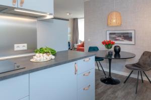 Η κουζίνα ή μικρή κουζίνα στο Ferienwohnung Seewind