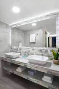 Hotel Sirines Complex tesisinde bir banyo