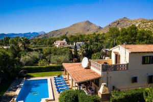 En generel udsigt til bjerge eller udsigt til bjerge taget fra villaen