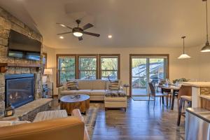 Χώρος καθιστικού στο Mountain View Retreat, Walk to Winter Park Gondola