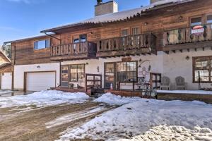 Gallery image of Downtown Red River Retreat with Mtn Views and Yard in Red River