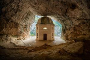 a small building in a cave with a tunnelructricularricularricularricularricularricular at Affittacamere Torresi in Ancona
