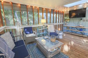 Posezení v ubytování Whale of a Time